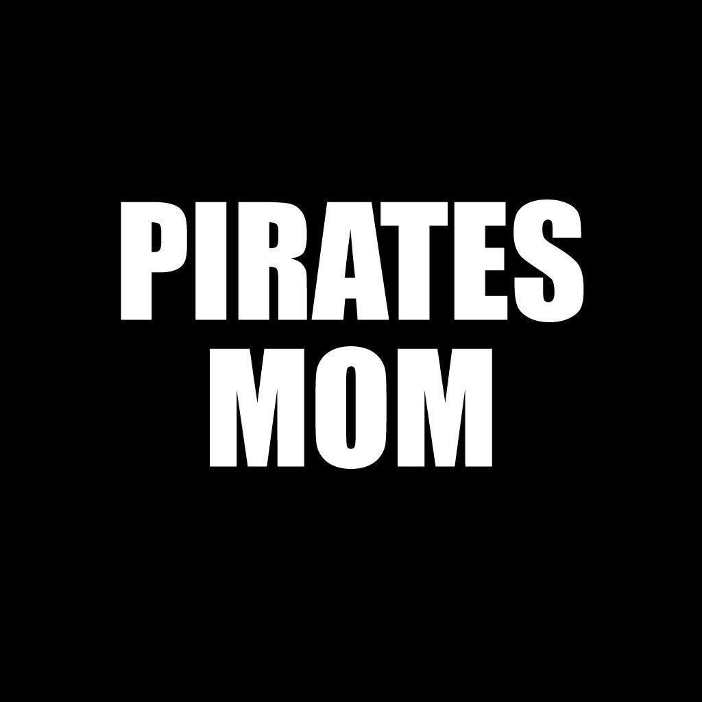 Pirates Mom Black Folding Camping Chair